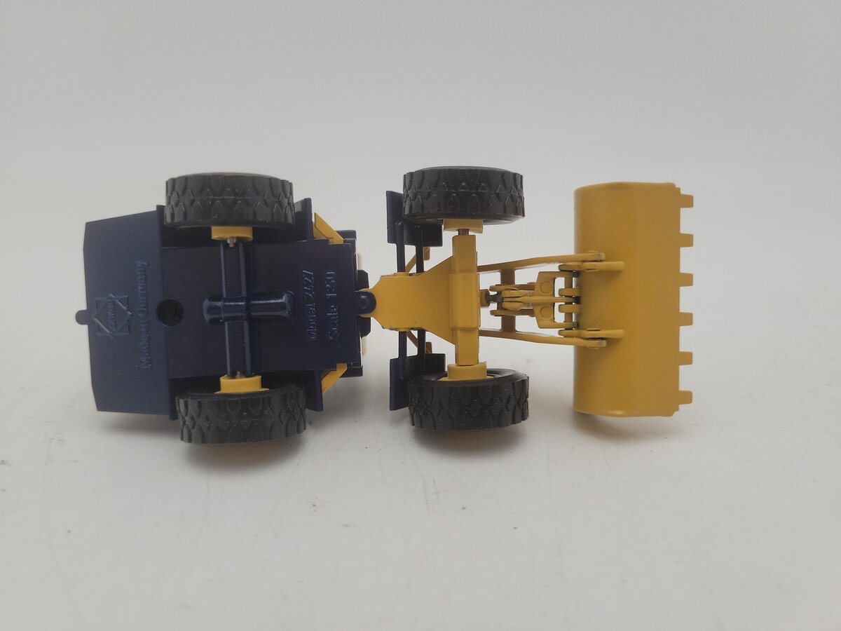 Conrad 2427 1:50 Scale Yellow Hanomag Wheel Loader 15 F 40,5 kW/55hp (DIN 70020) EX/Box