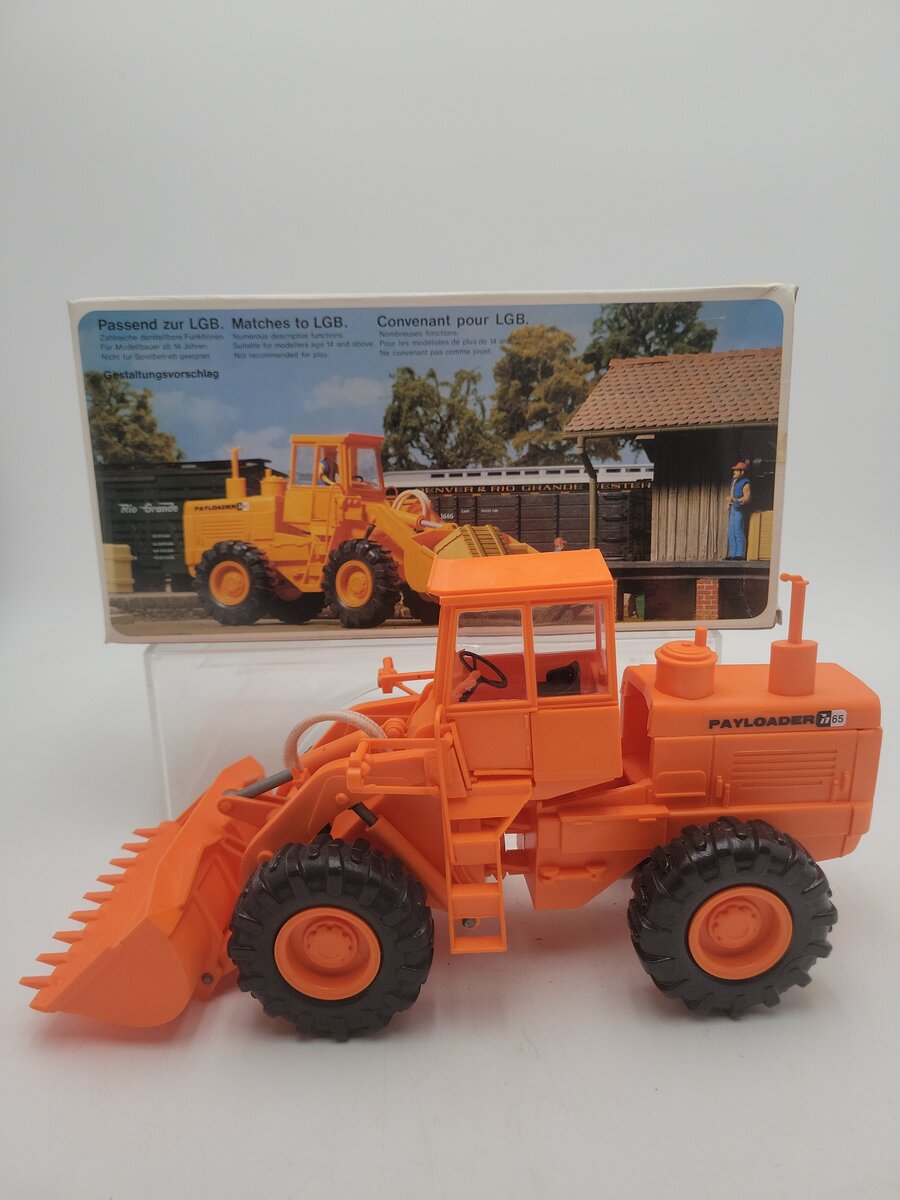 Preiser 5206 G International Harvester Payloader H-65C Type Front Loader Tractor EX/Box