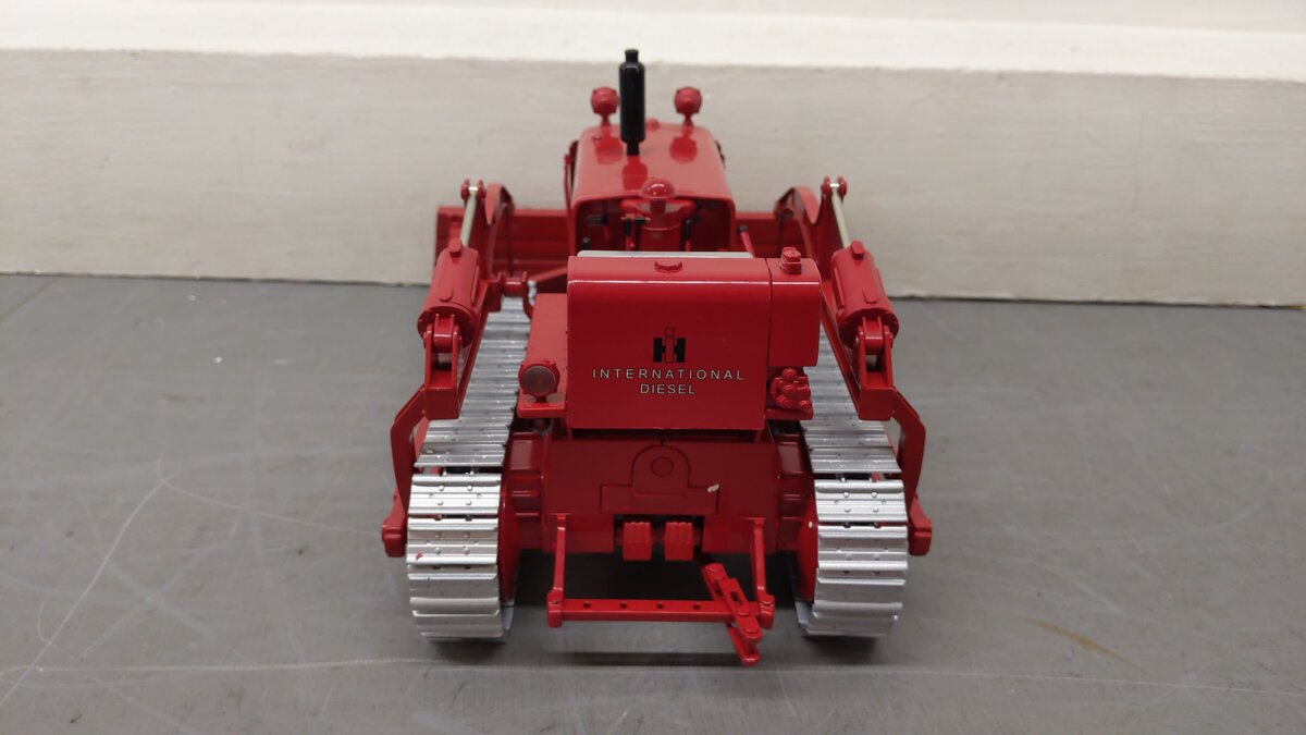 SpecCast ZJD156 1:16 Scale Red International Harvester TD-14 Crawler w/Blade LN/Box