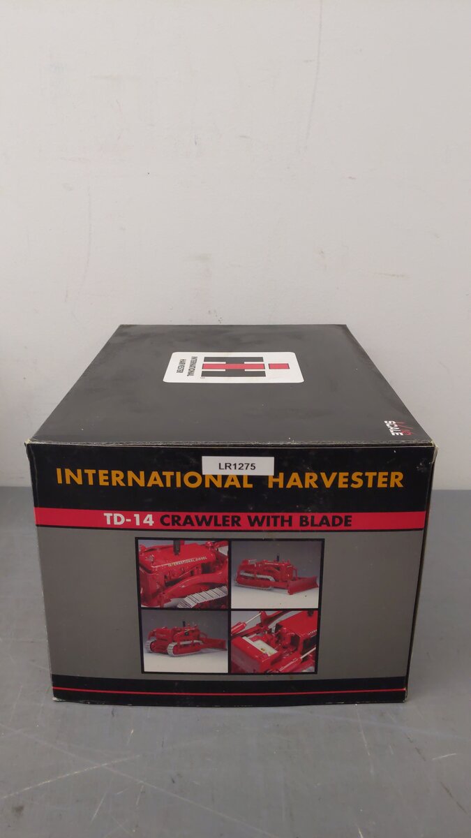 SpecCast ZJD156 1:16 Scale Red International Harvester TD-14 Crawler w/Blade LN/Box