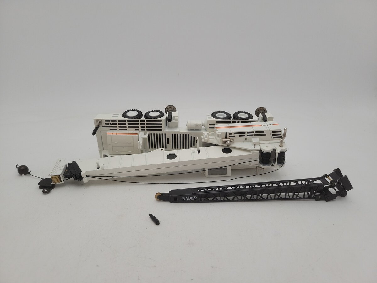 NZG 380 1:50 Scale White Die-Cast Grove Worldwide TM9120 Hydraulic Crane EX/Box