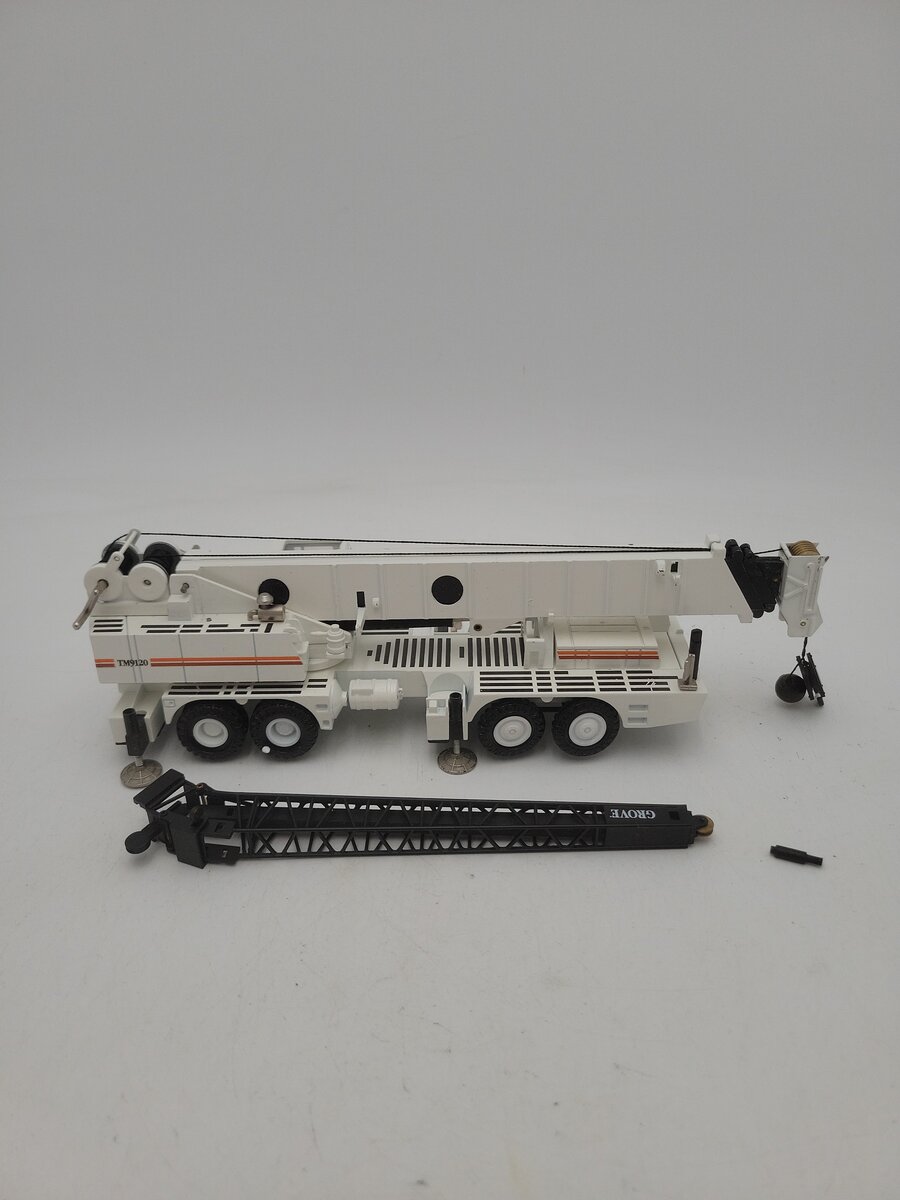 NZG 380 1:50 Scale White Die-Cast Grove Worldwide TM9120 Hydraulic Crane EX/Box