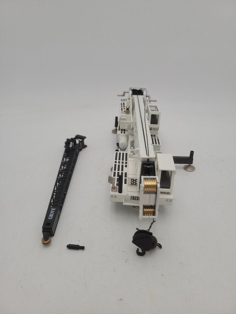 NZG 380 1:50 Scale White Die-Cast Grove Worldwide TM9120 Hydraulic Crane EX/Box