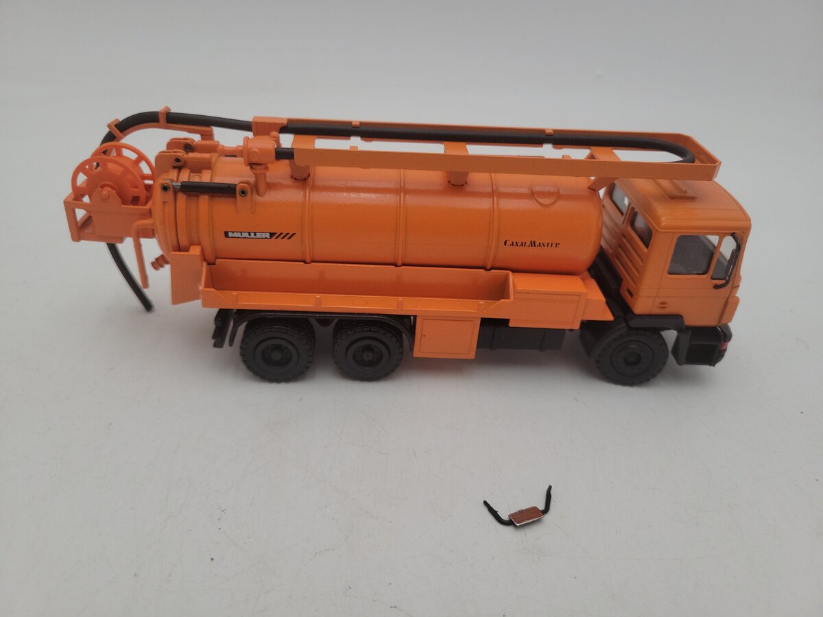Conrad 4179 1:50 Scale Orange MAN Muller Canal Master Suction Machine Die Cast EX/Box