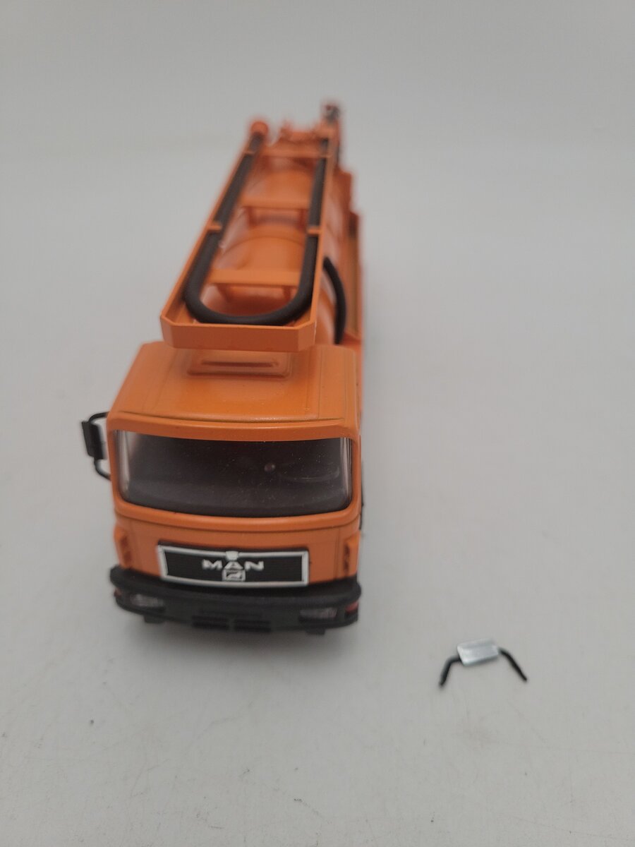 Conrad 4179 1:50 Scale Orange MAN Muller Canal Master Suction Machine Die Cast EX/Box