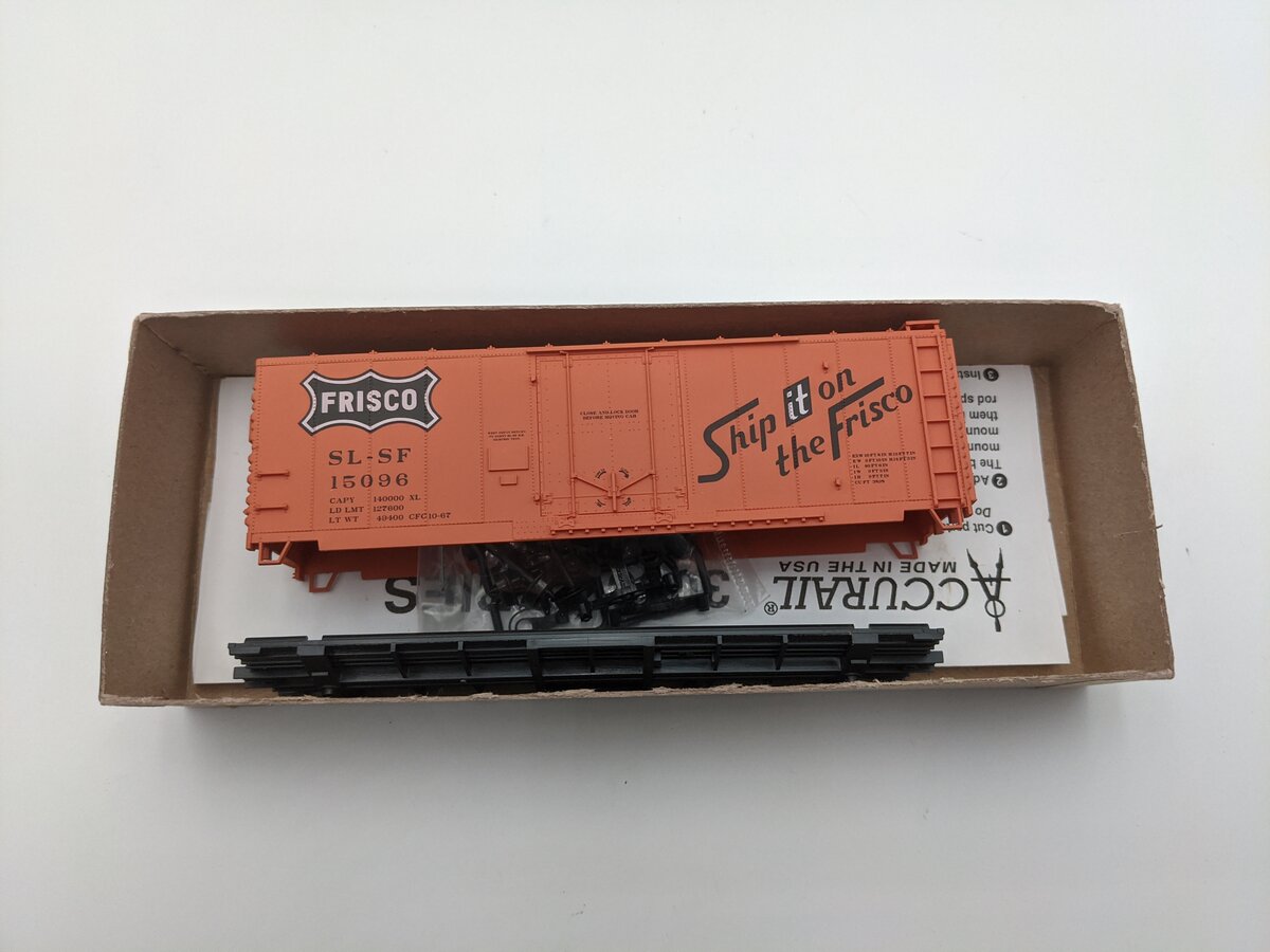 Accurail 3190 HO Frisco St. Louis - San Francisco 40' Plug Door Boxcar Kit