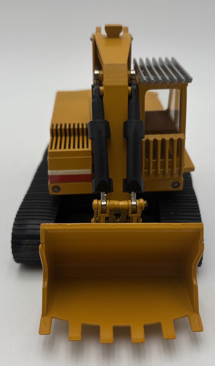 NZG 330 1:50 Broyt International X52TF Tracked Excavator LN/Box