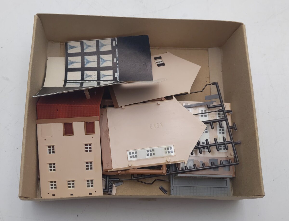 Kibri B-6810 Z Scale "Stadttor Murten" City Gate Building Kit EX/Box