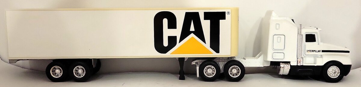 Ertl 9138 CAT Kenworth T600A Tractor & Trailer EX/Box