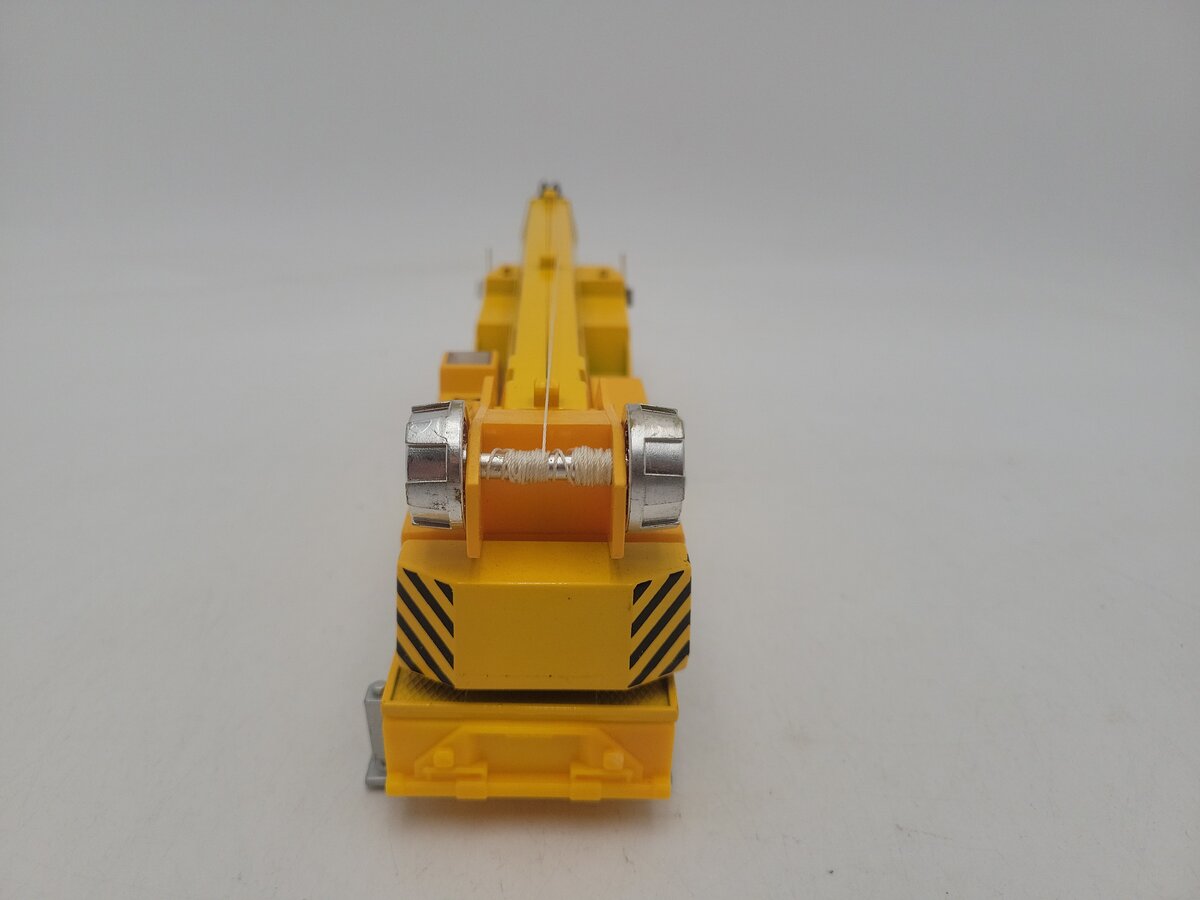 Maisto 21049 1:50 Scale Motorized Yellow Powerline Crane Truck Diecast Metal EX/Box