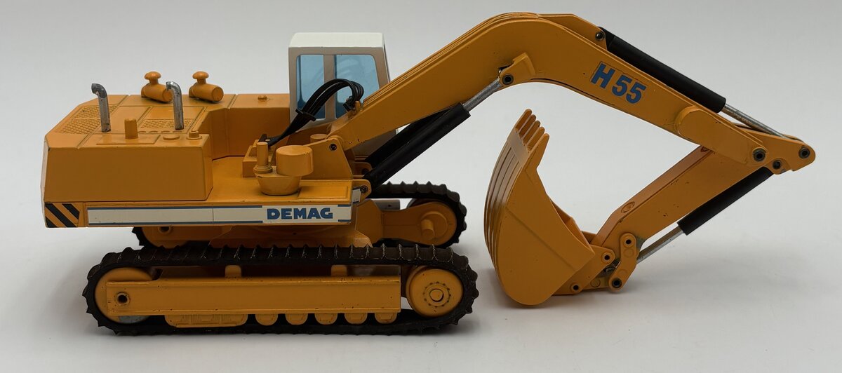 NZG 356 1:50 Demag H55 Hydraulic Excavator EX/Box