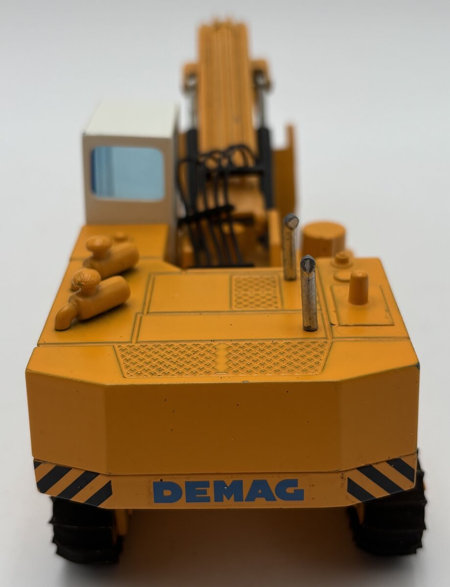 NZG 356 1:50 Demag H55 Hydraulic Excavator EX/Box