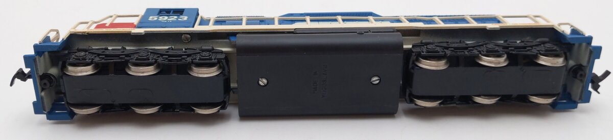 AHM HO Scale Grand Trunk Western SD-40 Diesel #5923 - Custom Painted