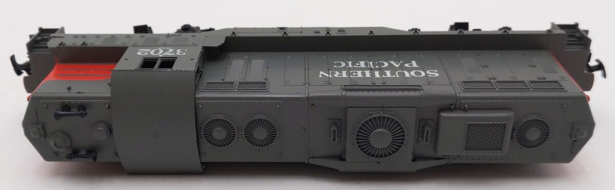 Athearn 3153 HO Scale Southern Pacific GP-9 Powered Diesel Locomotive #3702 VG/Box