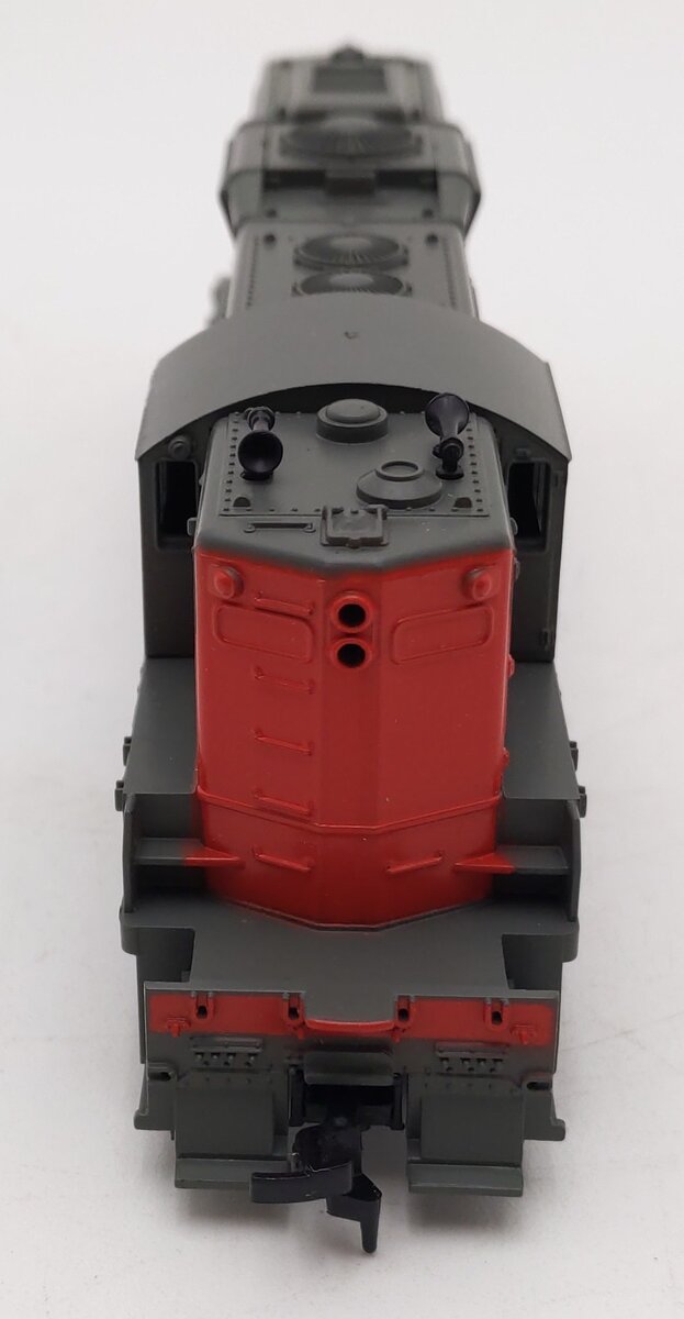 Athearn 3153 HO Scale Southern Pacific GP-9 Powered Diesel Locomotive #3702 VG/Box