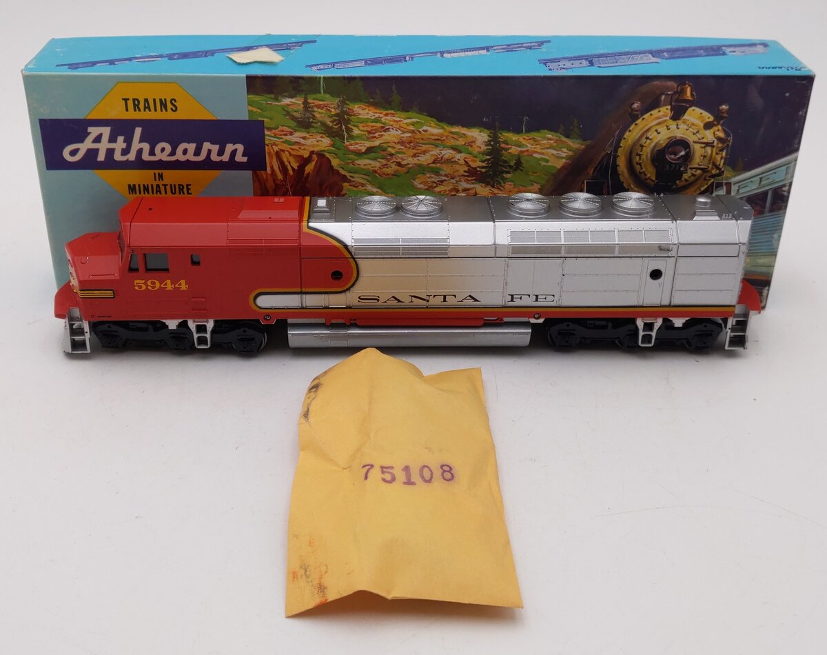 Athearn 3621 HO Scale Santa Fe FP-45 Powered Diesel Locomotive #5944 EX/Box