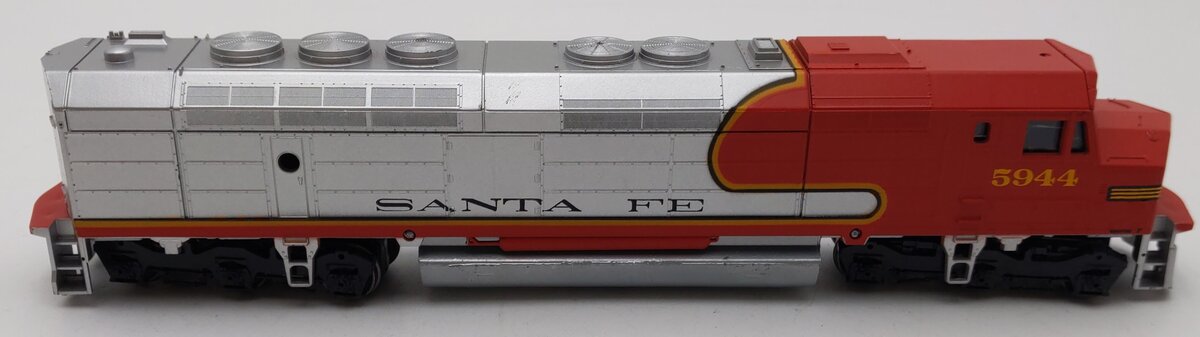 Athearn 3621 HO Scale Santa Fe FP-45 Powered Diesel Locomotive #5944 EX/Box