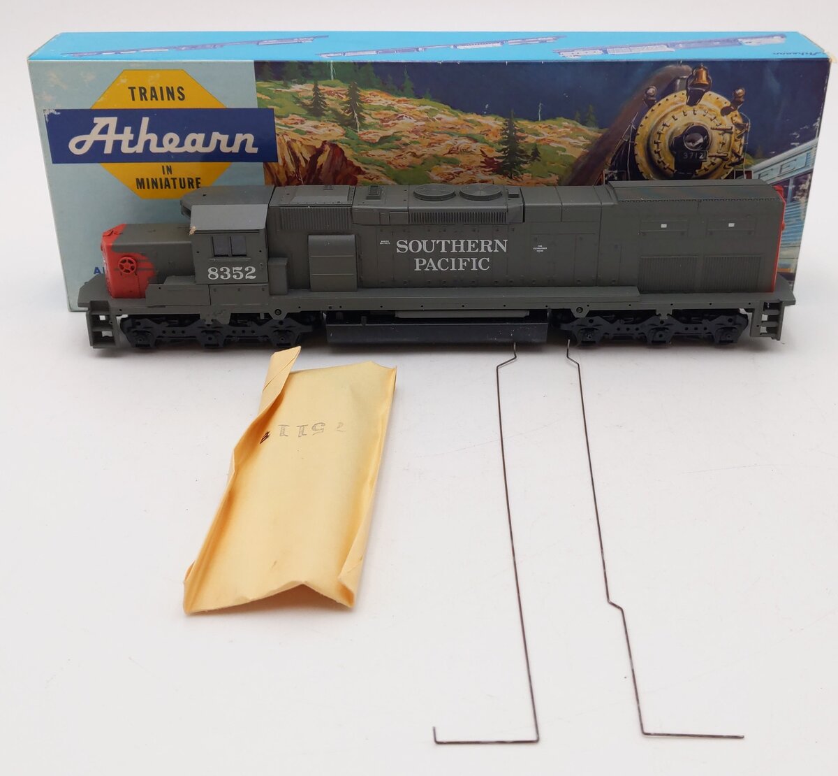 Athearn 4551 Southern Pacific SD40T-2 Non-Powered Diesel Locomotive #8326 EX/Box
