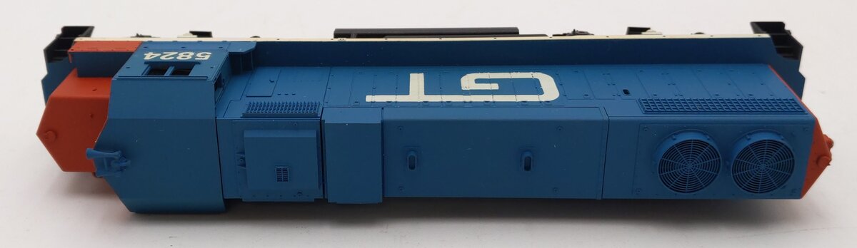 Athearn 4612 HO Scale FEC GP38-2 Powered Diesel Locomotive EX