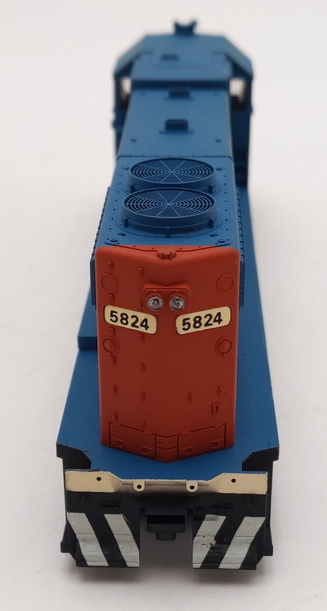 Athearn 4612 HO Scale FEC GP38-2 Powered Diesel Locomotive EX