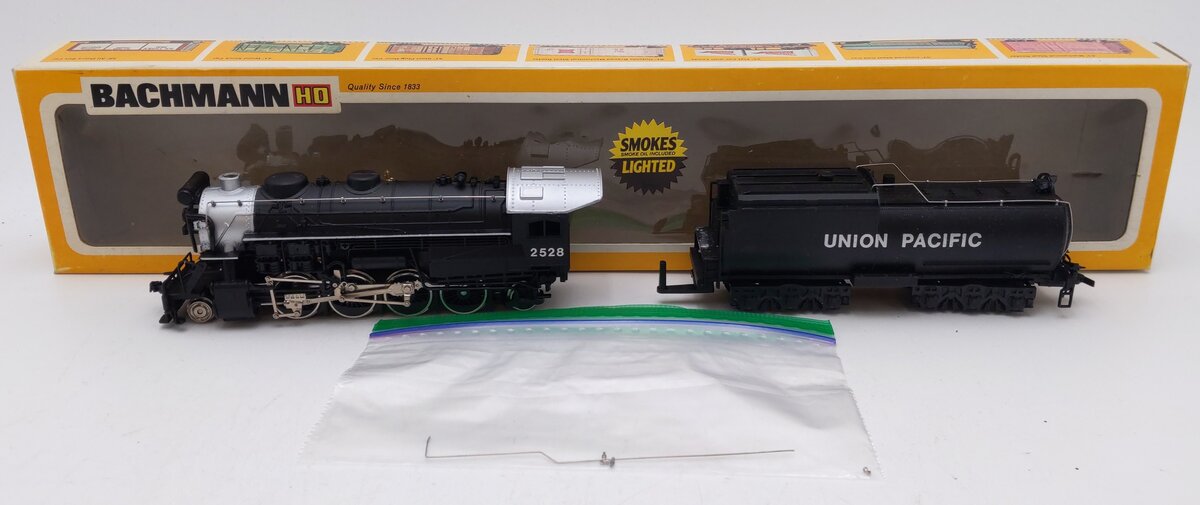 Bachmann 41-545-01 HO Union Pacific Mikado 2-8-2 Loco w/ Vanderbilt Tender #2528 VG/Box