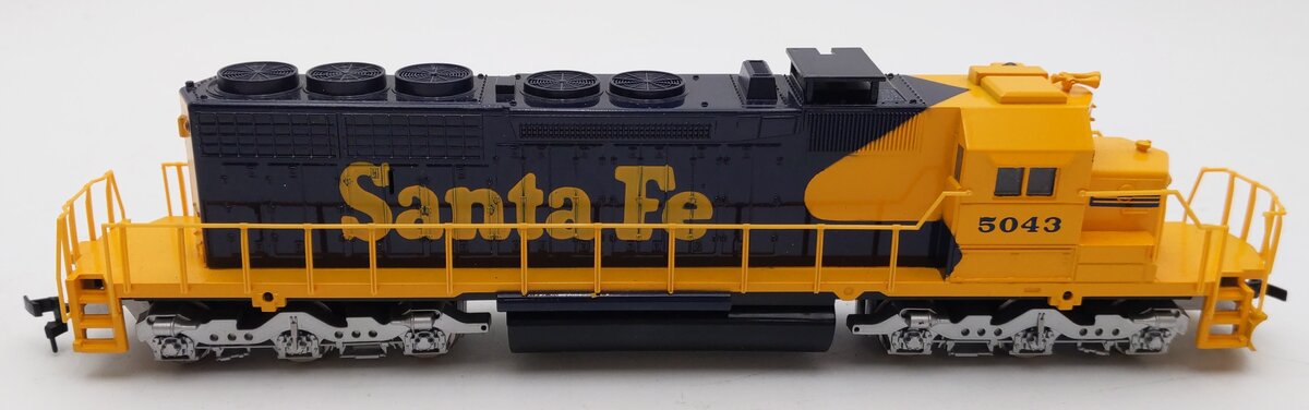 Bachmann 41-670-02 HO Scale Santa Fe SD40-2 Diesel Locomotive #5043 EX/Box
