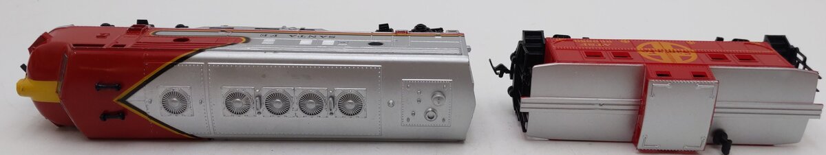 Life Like HO Scale Santa Fe Deluxe Diesel Locomotive & Caboose (Set of 2) EX/Box