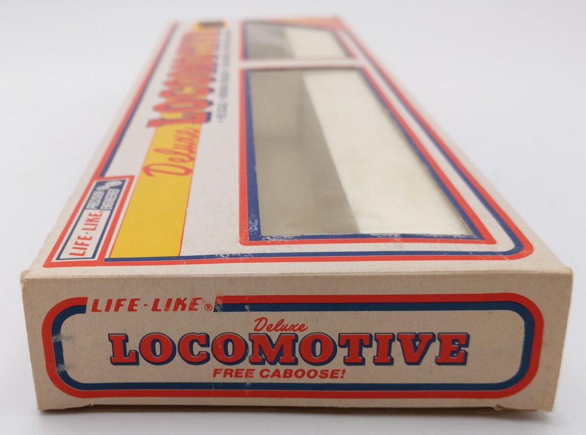 Life Like HO Scale Santa Fe Deluxe Diesel Locomotive & Caboose (Set of 2) EX/Box