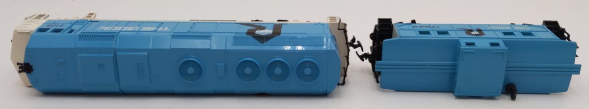 Life Like HO Scale The Rock Deluxe Diesel & Caboose #3105, #17043 (Set of 2) EX/Box