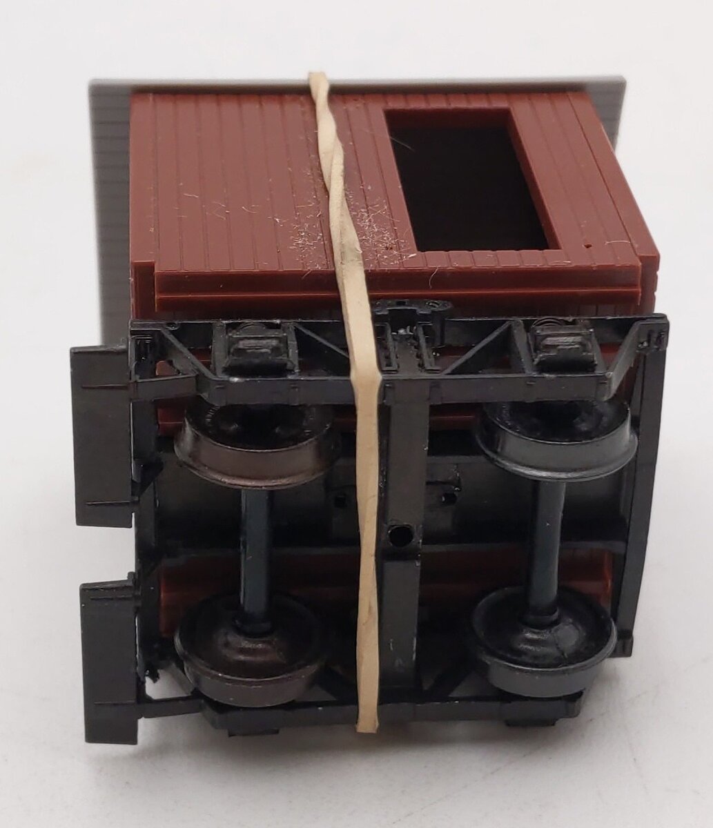 Micro-Trains 104 HO Scale Industrial Caboose EX/Box