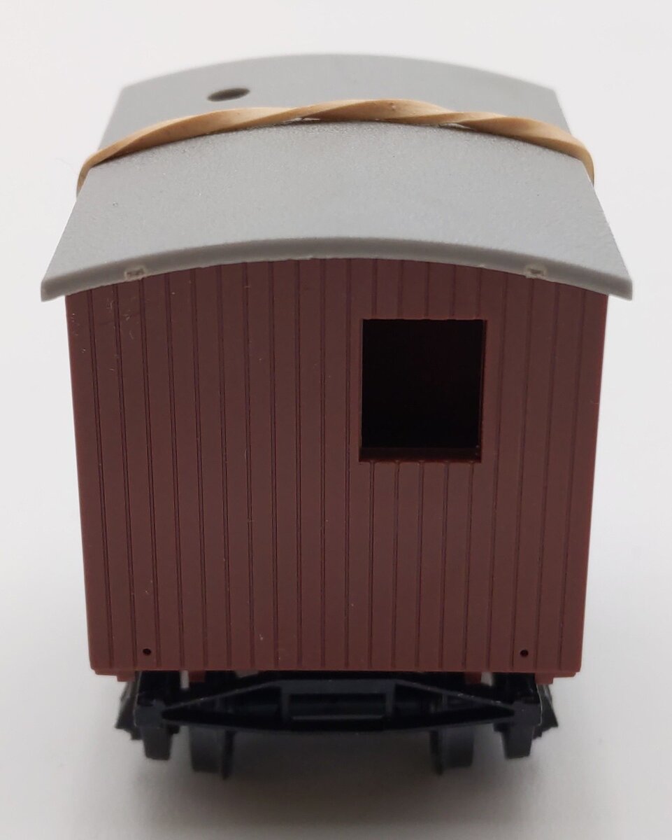 Micro-Trains 104 HO Scale Industrial Caboose EX/Box