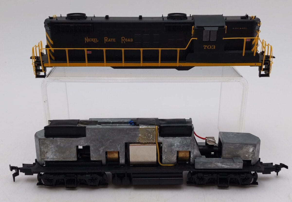Proto 2000 8842 HO Scale Nickel Plate Road EMD GP18 Diesel Locomotive #703 EX/Box