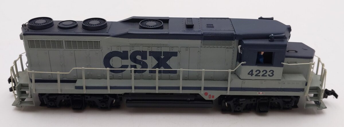 Bachmann 41-0827-L6 HO CSX GP-30 Diesel Locomotive #4223 VG/Box