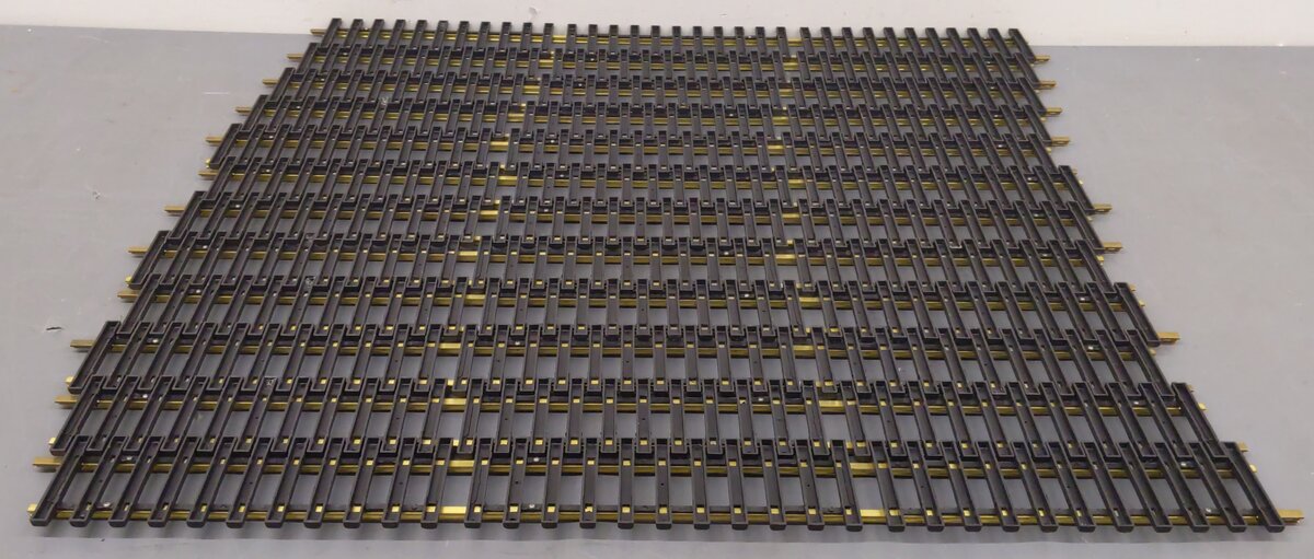 Aristo-Craft 11070 Euro Brass 3' Straight Track Sections (12) VG/Box