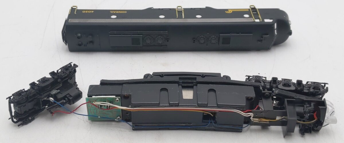 Proto 2000 8015 HO Scale Conrail E8/9 Powered Diesel Locomotive #4020/Box