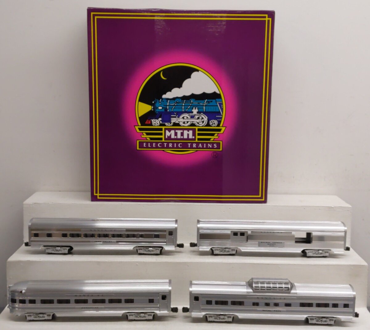 MTH 20-6016 O Gauge Santa Fe 60' Aluminum Passenger Cars (Set of 4) EX/Box