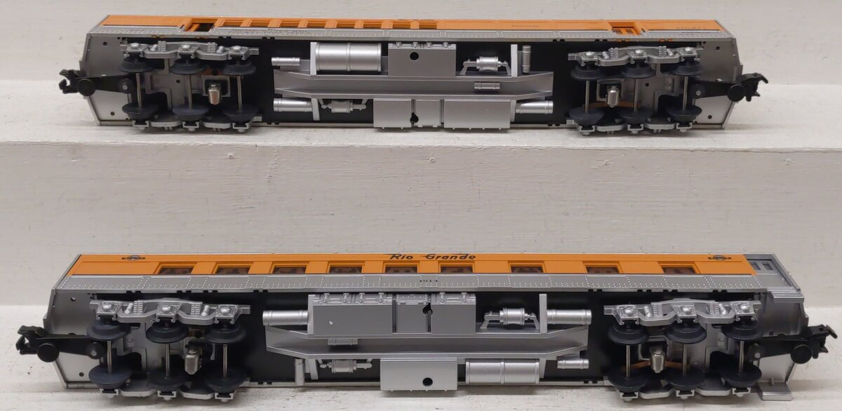 MTH 20-4103 O Rio Grande 70' Madison Combine/Diner Passenger Car Set (Set of 2) EX/Box