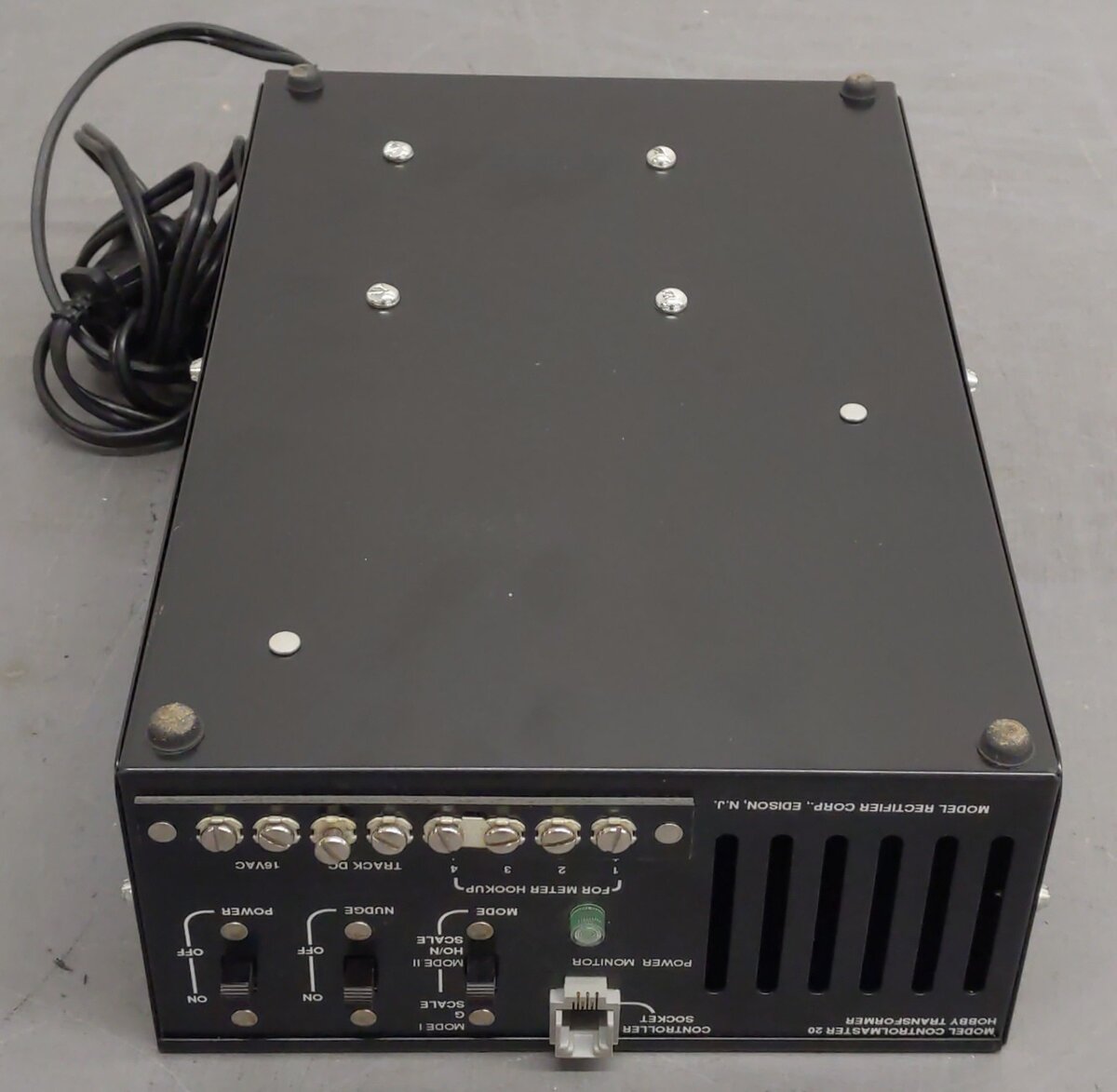 MRC 20 N & HO Trains Control Master 20 Power Center EX/Box