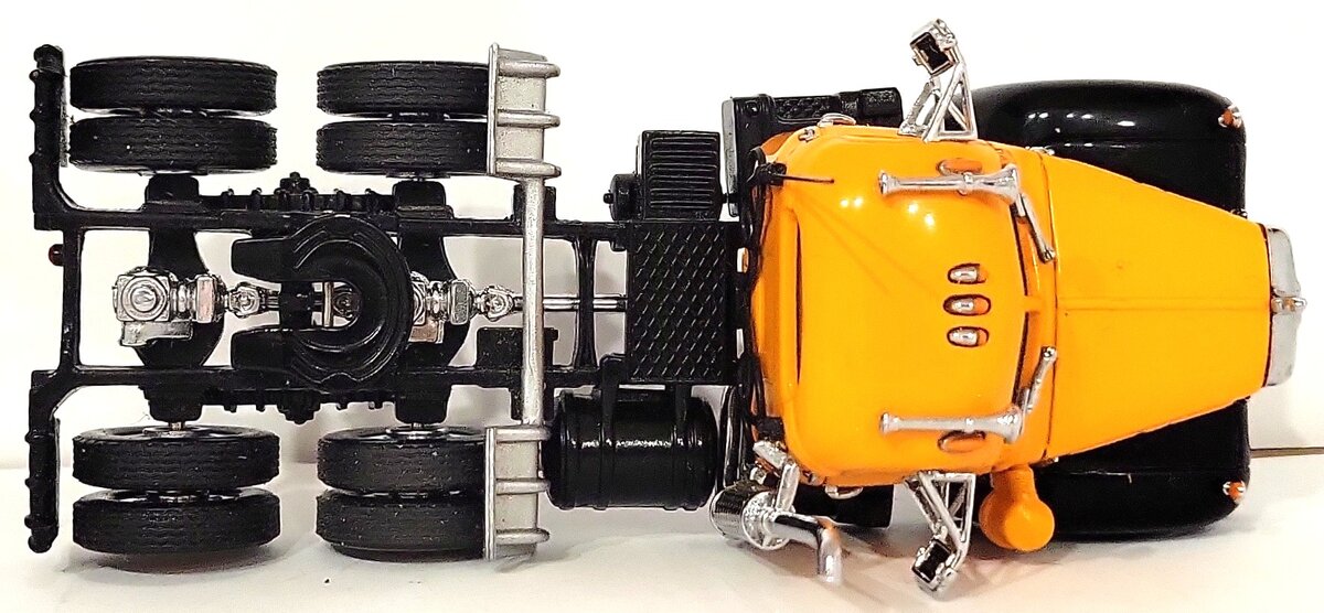 Dinky 35214-9996 1956 Mack B-61 Truck LN
