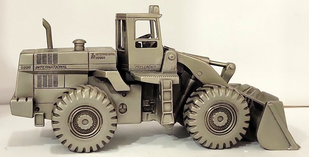 Artisans Guild 1:64 Scale Pewter International-Hough 560B PAY Loader LN