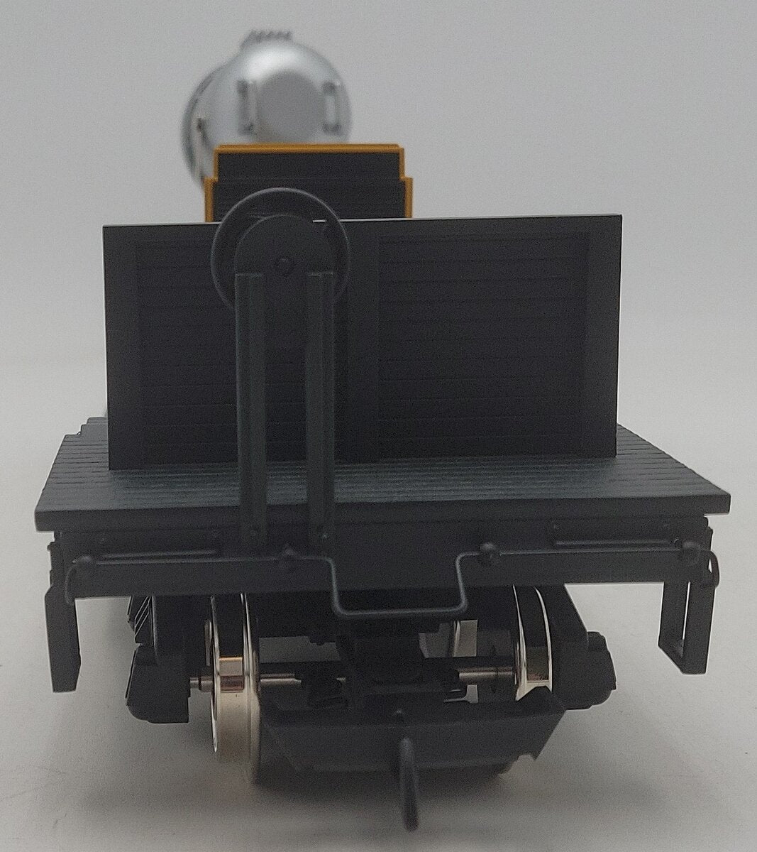 USA Trains R17329 G GN Searchlight-Style Depressed-Center Flat Car w/Generator EX/Box