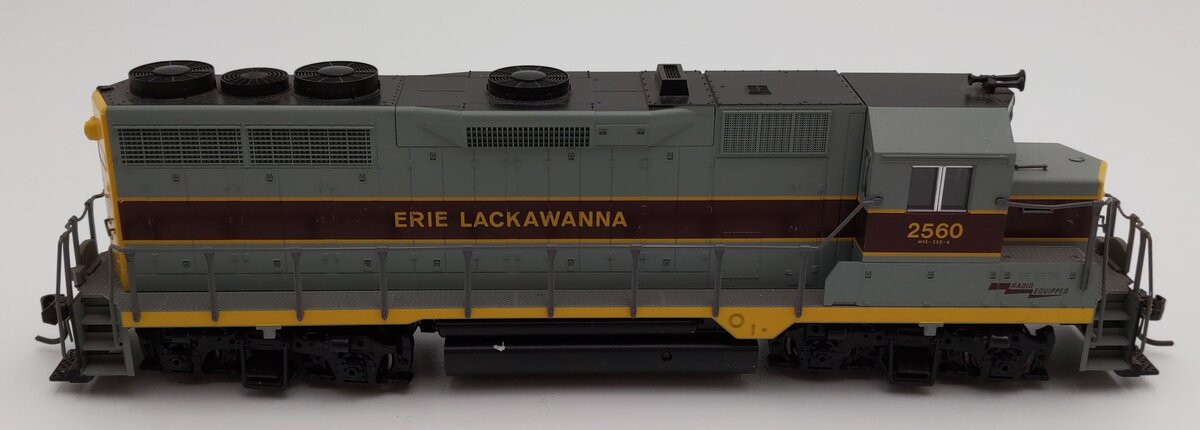 Kato 37-04C HO Scale Erie Lackawanna GP-35 Diesel Locomotive #2560 LN/Box