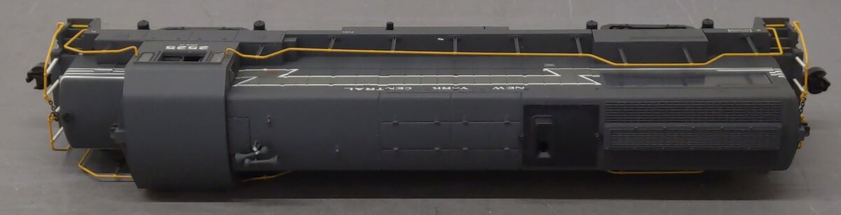 Aristo-Craft 22112 New York Central U25B Diesel Locomotive #2504 EX/Box