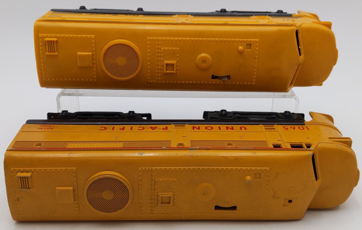 Lionel Vintage O Diesel Locomotives 221, 1065 [2]