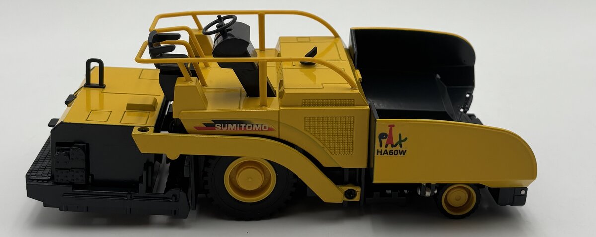 Sumitomo 1:32 PAX HA60W JP Asphalt Paver 2360 LN/Box