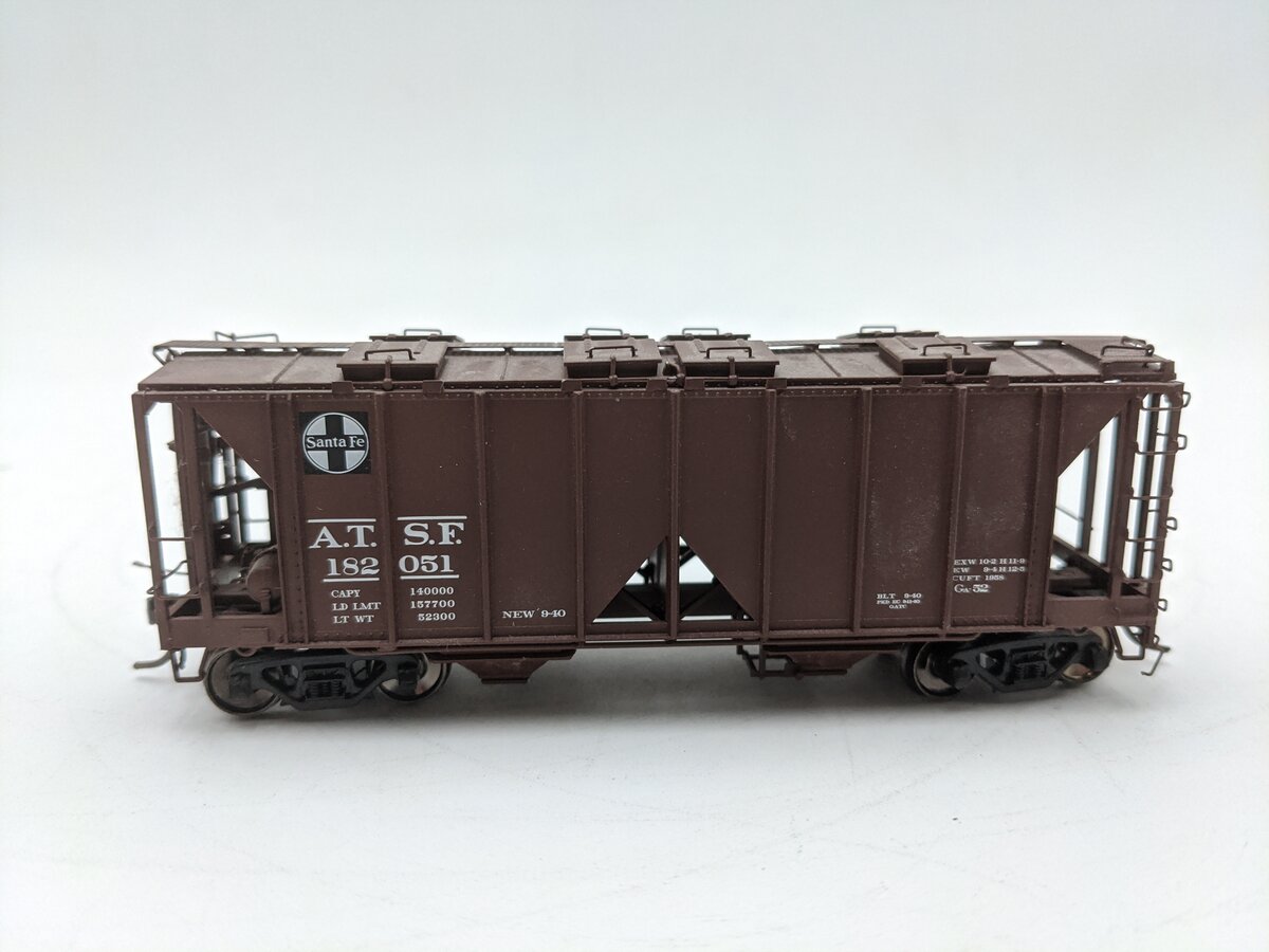 InterMountain 48661-06 HO Scale Atchison Topeka Santa Fe 2-Bay Hopper #182051 EX/Box