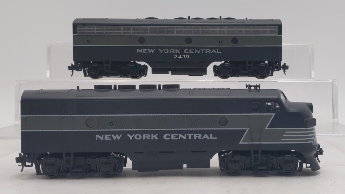 Stewart Hobbies HO NYC F7AB Powered Diesel Locomotive Set EX