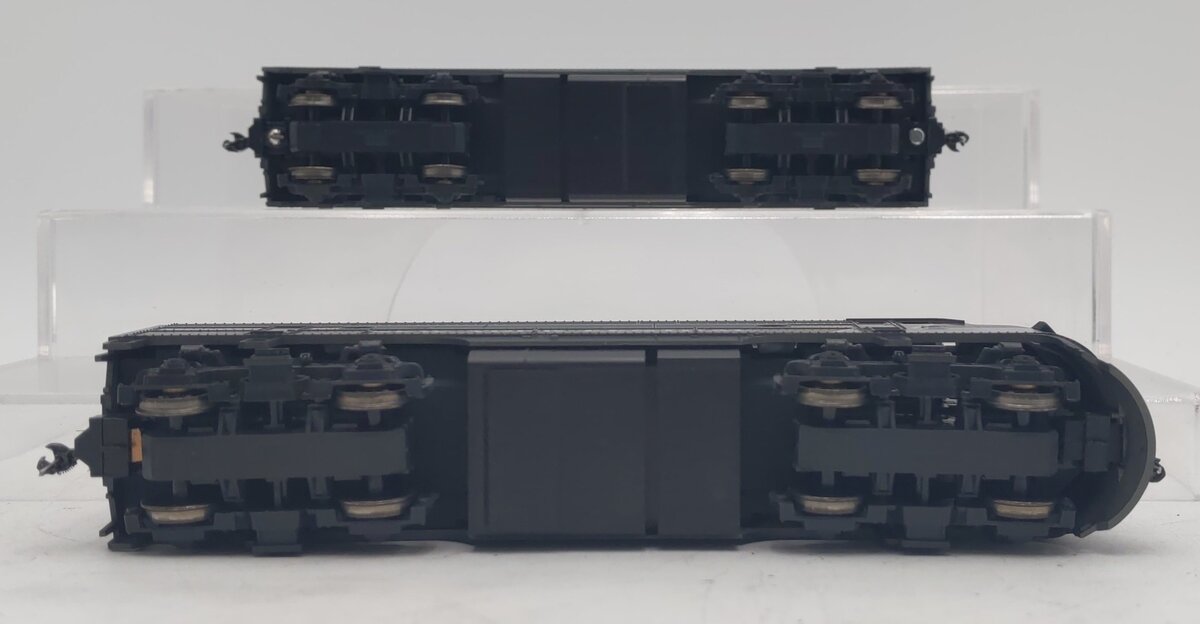 Stewart Hobbies HO NYC F7AB Powered Diesel Locomotive Set EX