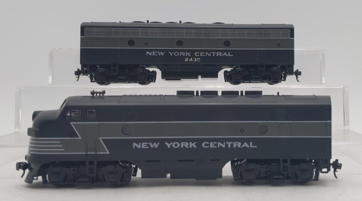 Stewart Hobbies HO NYC F7AB Powered Diesel Locomotive Set EX
