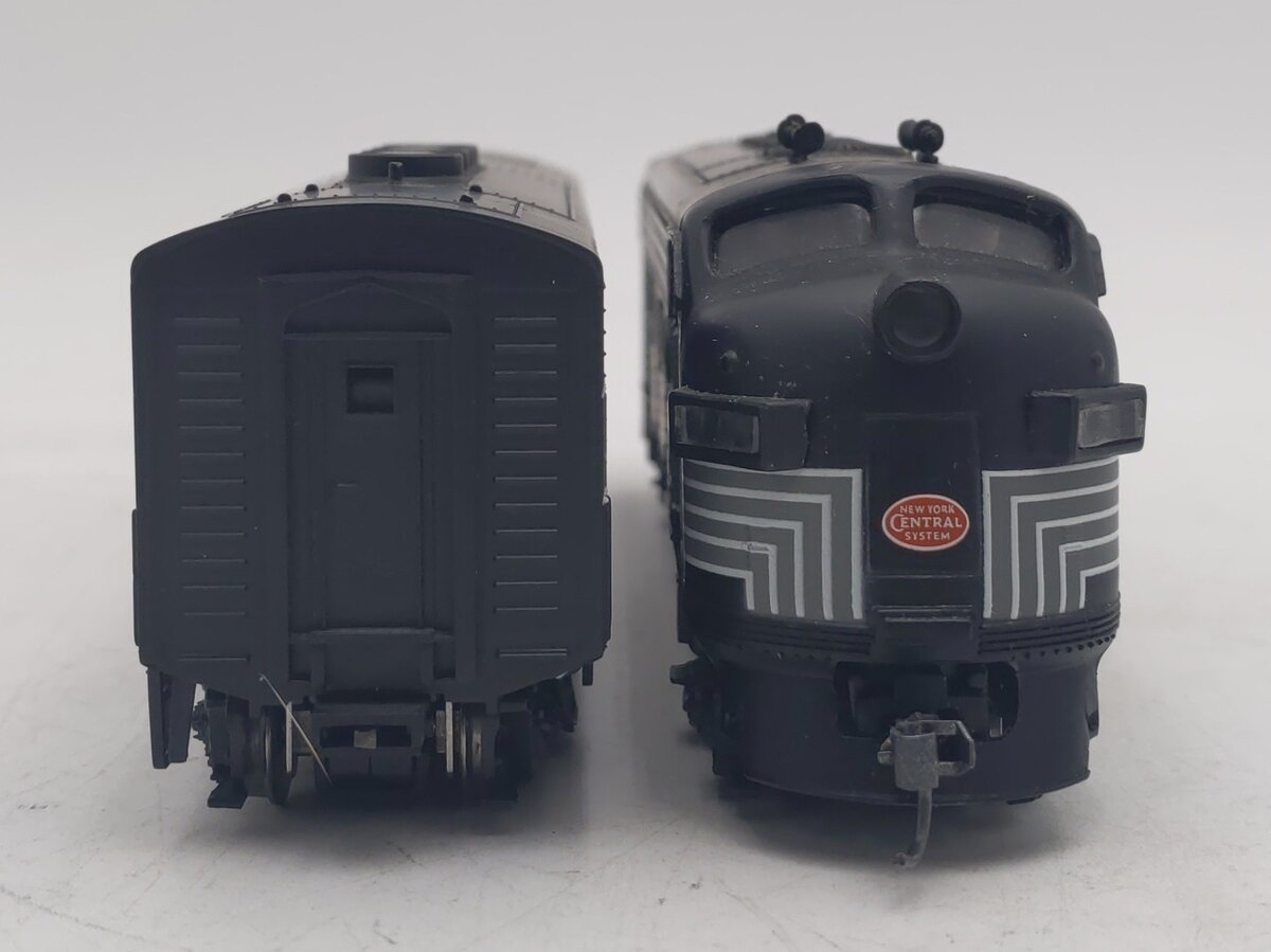 Bachmann & Life-Like HO Scale NYC Powered Diesel Locomotive #1873/#2410 [2] EX